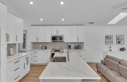 Coral Springs House | 4 BD PARADISE IN SUNNY FL WITH PRIVATE POOL.