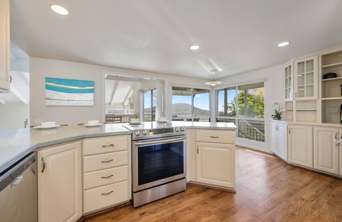 Hawaii Kai House | 4 BDR Hilltop Home w/Stunning Views, 20 Minutes from Honolulu!
