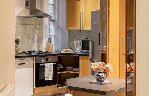 Abingdon Apartment | 4-BDR Stunning Kensington Penthouse