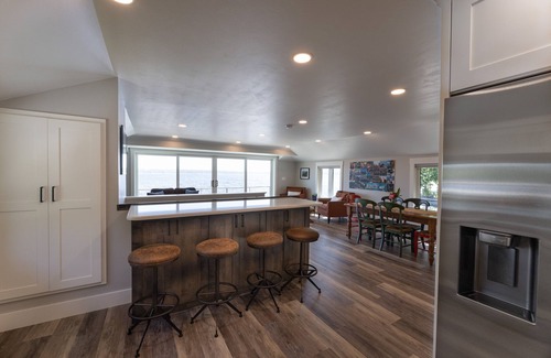 Green Lake House | 4 BDRM 2 Bath Boathouse on Green Lake/sleeps 11