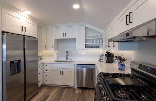 Green Lake House | 4 BDRM 2 Bath Boathouse on Green Lake/sleeps 11