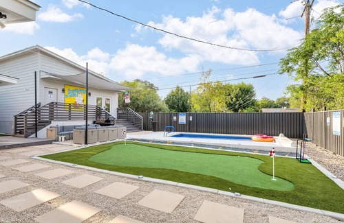 Shearer Hills - Ridgeview House | 4 Bdrm / 6 bath - Heated Pool, Mini Golf, Pool House, Theater, Games