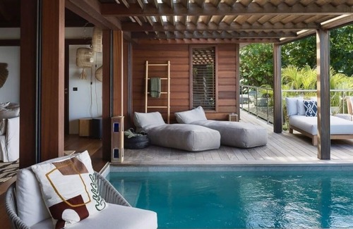 Pointe Milou Villa | 4 BDRM Balinese Haven w Bay Views