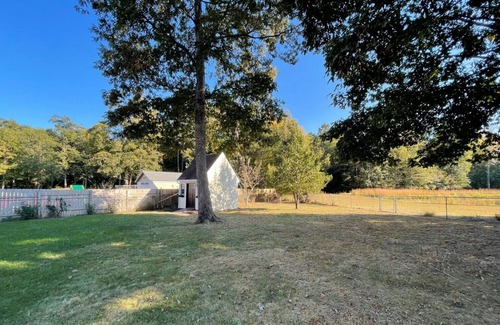Bermuda House | 4-BDRM home with Office. Deck facing small pond. Executive and Vacation Stays.