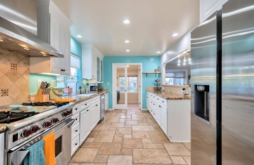 Ventura House | 4-bdrm house, 2 miles from Beach-Pet Friendly-HotTub-Playroom-Playground-Heat/AC
