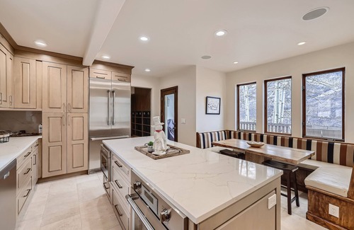 Highland Meadows House | 4 bdrm + loft, 4.5 bath West Vail Remodeled & Updated Mountain Tudor sleeps 13!