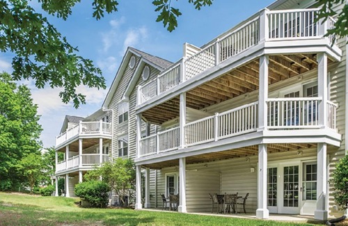 Berkeley Condo | 4 BDRM SLEEPS 12* 2 LIVING RMS, 2 KITCHENS, 4 BATHRMS, INDOOR/OUTDOOR POOLS, SPA