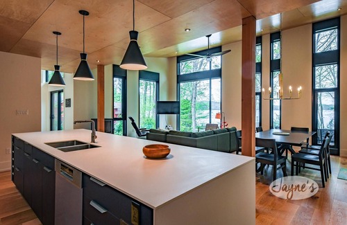 Algonquin Highlands Cottage | 4 bedroom, 2 bath, New Build! Modern! Kawagama Lake!