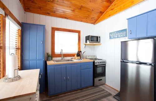 Greenbush Cabin | 4 Beachfront Cottages - New Bathrooms/Roofs!