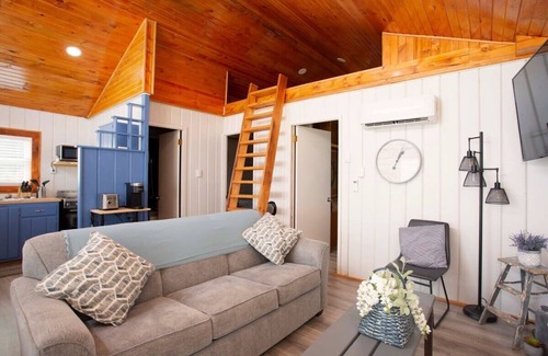 Greenbush Cabin | 4 Beachfront Cottages - New Bathrooms/Roofs!