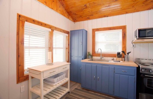 Greenbush Cabin | 4 Beachfront Cottages - New Bathrooms/Roofs!