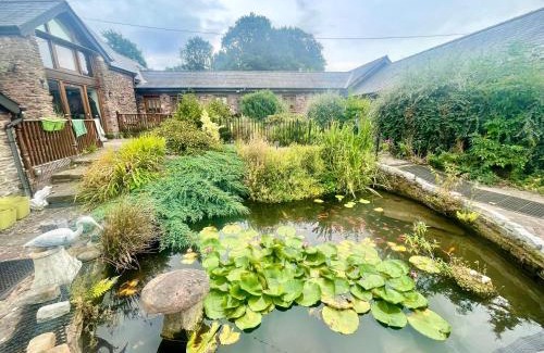 Usk House | 4 beautiful stone built barns sleeping 17 people