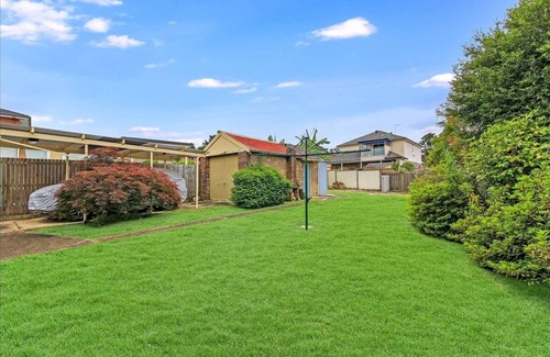 Westmead House | 4 Bed, 1 Wash and Extra Toilet - Close to Parramatta CBD - Full House