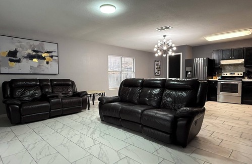 Far North Central House | 4 bed 2 bath NORTH 1604 Bulverde/281 & Evans HOUSE