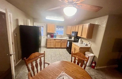 Chaves County House | 4 Bed/2 Bath Quiet SE Ranch Style home