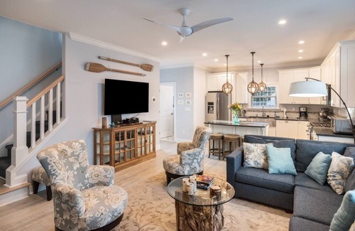 West Cape May House | 4 bed 3.5 bath close to the Beach w/heatable pool