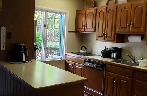 Sunapee House | 4 Bed 3 BA, Stunning Views! WALK DIRECTLY ONTO 5TH HOLE OF OUR GOLF COURSE!