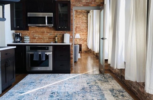 West Main Historic District House | 4 Bed, 3 Bath Loft in Downtown Louisville! Amazing River Views! Private Deck!