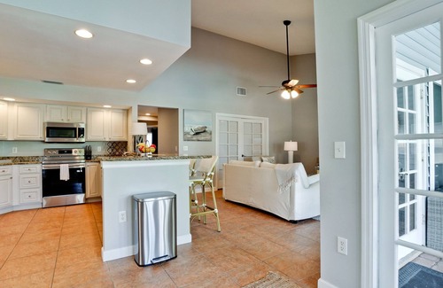 Palma Sola House | 4 bed, 3 bath luxury home near Anna Maria Island, private pool, pet friendly!