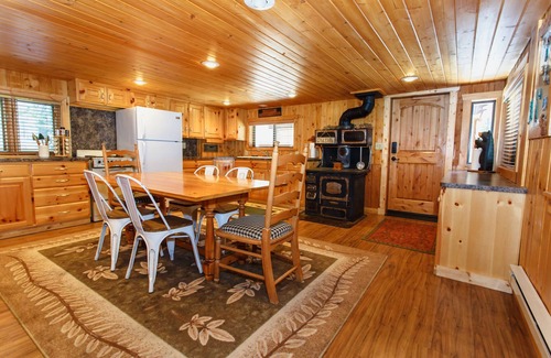 Island Park House | 4 Bed 4 Bath - Minutes from rivers, lakes, fishing, kayaking.