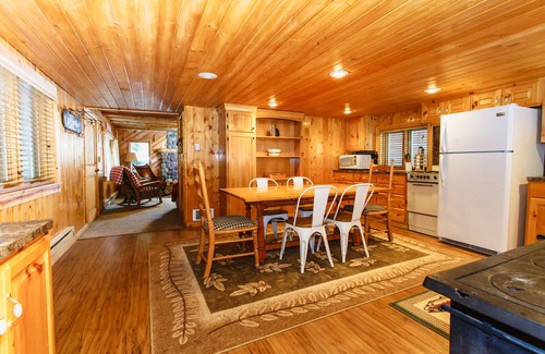 Island Park House | 4 Bed 4 Bath - Minutes from rivers, lakes, fishing, kayaking.