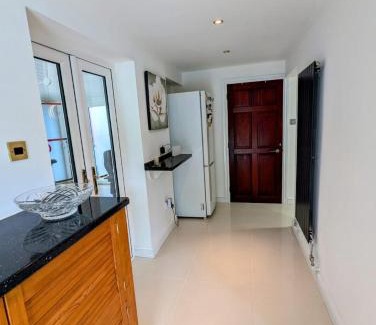 Muxton House | 4 Bed 4 Bathroom Home
