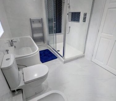 Muxton House | 4 Bed 4 Bathroom Home