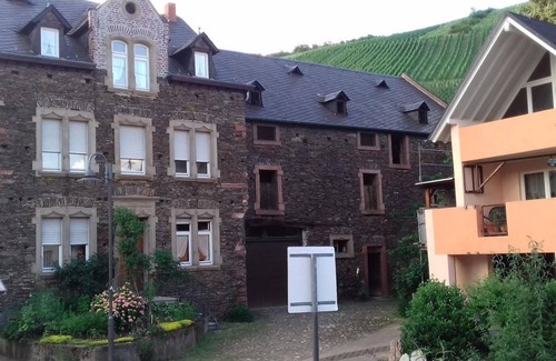 Dhron Apartment | 4-bed apartment - vacation apartment Gorges "Im Hof"