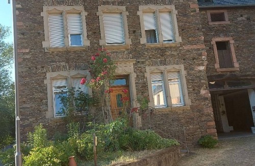 Dhron Apartment | 4-bed apartment - vacation apartment Gorges "Im Hof"