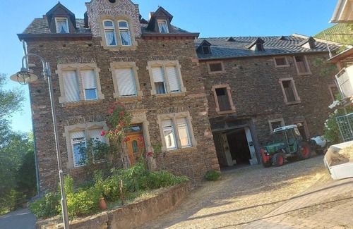 Dhron Apartment | 4-bed apartment - vacation apartment Gorges "Im Hof"