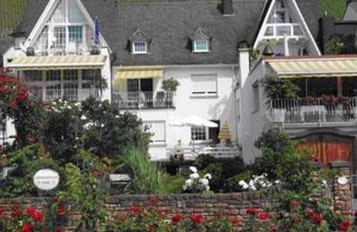 Neef Apartment | 4 bed apartment, Rose - Scheid, Edith
