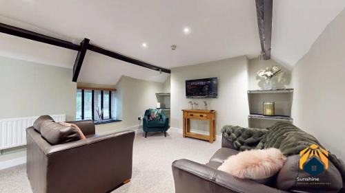 Mamhilad Apartment | 4 Bed Apartment- With Cosy Pub - Food/Drink 10%off