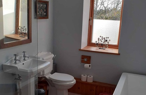Golden Grove House | 4-bed Barn with Hot tub, Sauna & plunge pool