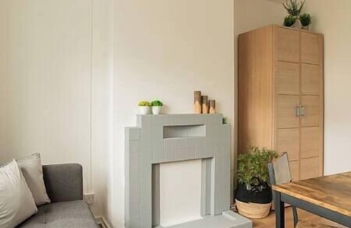 Banbury House | 4 Bed Contractor House - FREE parking and WIFI!