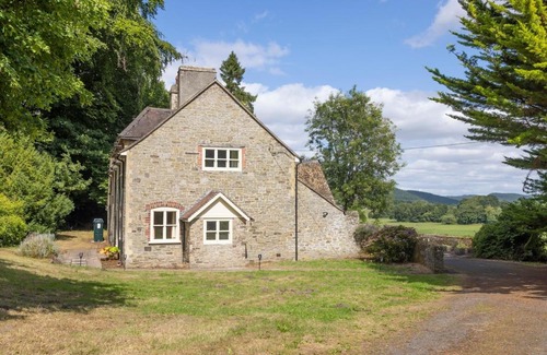 Presteigne House | 4 bed cottage Breath-taking views Sleeps 8