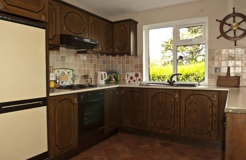 Inverin Cottage | 4-Bed Cottage in Co. Galway 5 minutes from Beach