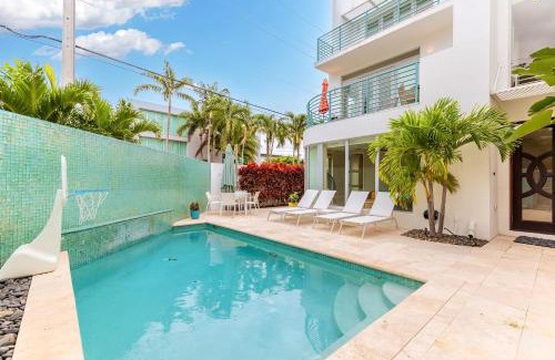 Colee Hammock House | 4-Bed + Den with pool in Las Olas Ft Lauderdale