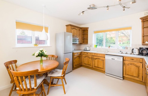Tamworth House | 4 Bed detached drayton mnr/nec,snowdome,bhx,Tamwor