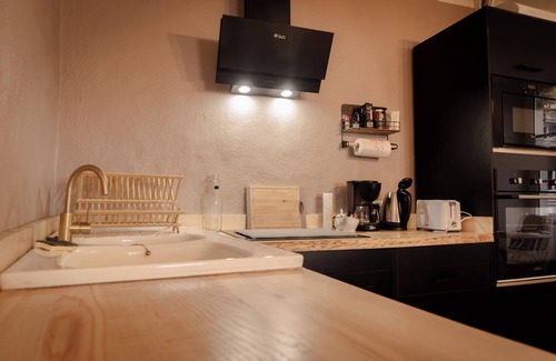 Saint-Saturnin-sur-Loire House | 4-bed dormitory room in the Château outbuilding overlooking the Loire River