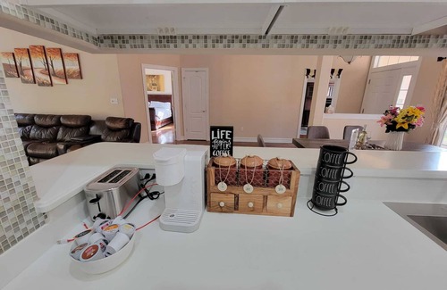Tallahassee House | 4 Bed home with 2 King next to HCA Florida Capital
