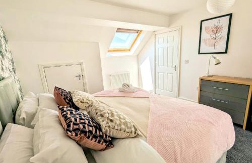 Appleton House | 4 bed home with driveway parking, ideally located in Latchford, Warrington - Latchford Mews