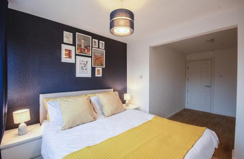 Canterbury House | 4 Bed House City Centre-Free Parking-2mins from Station