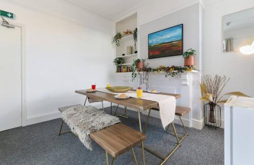 West Bridgford House | 4 Bed House Near Trent Bridge