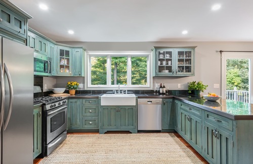 Wallkill House | 4 Bed House with Hot Tub Near Hiking + Wineries