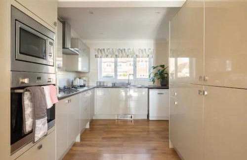 Abingdon House | 4 Bed House with Marina View, Abingdon, Oxford