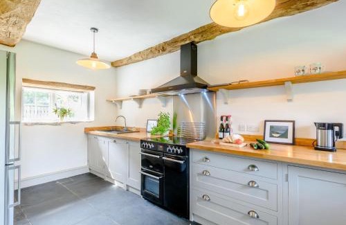 Tremain House | 4 bed in Aberporth 79046