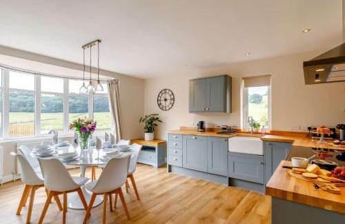Alsop en le Dale House | 4 Bed in Alsop-En-Le-Dale 88935