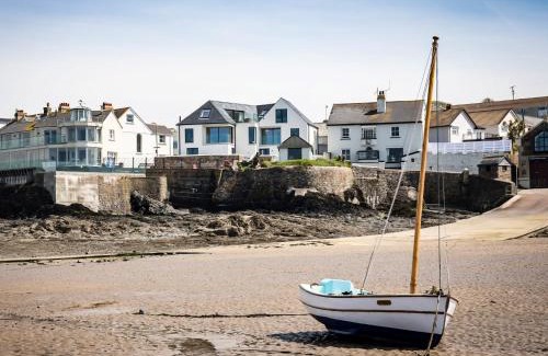 Appledore House | 4 Bed in Appledore 56012