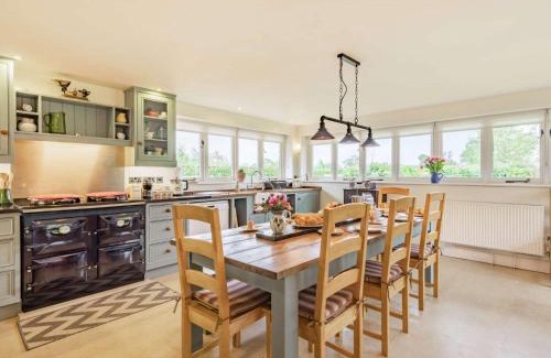 Bedchester House | 4 Bed in Blandford Forum 76544