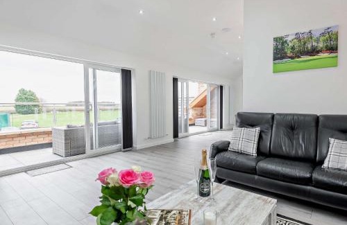 Lincoln House | 4 Bed in Branston 94516